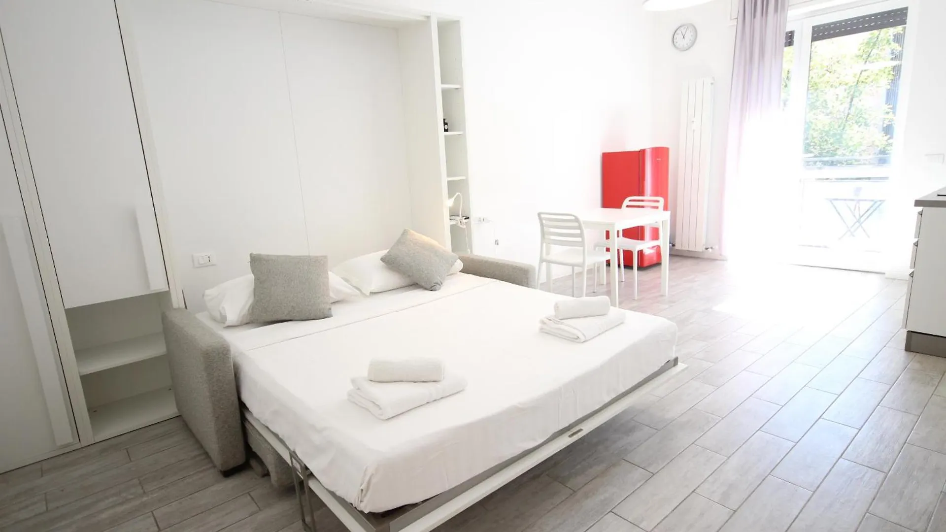 Veniero Apartment A - Sx Milan Italy