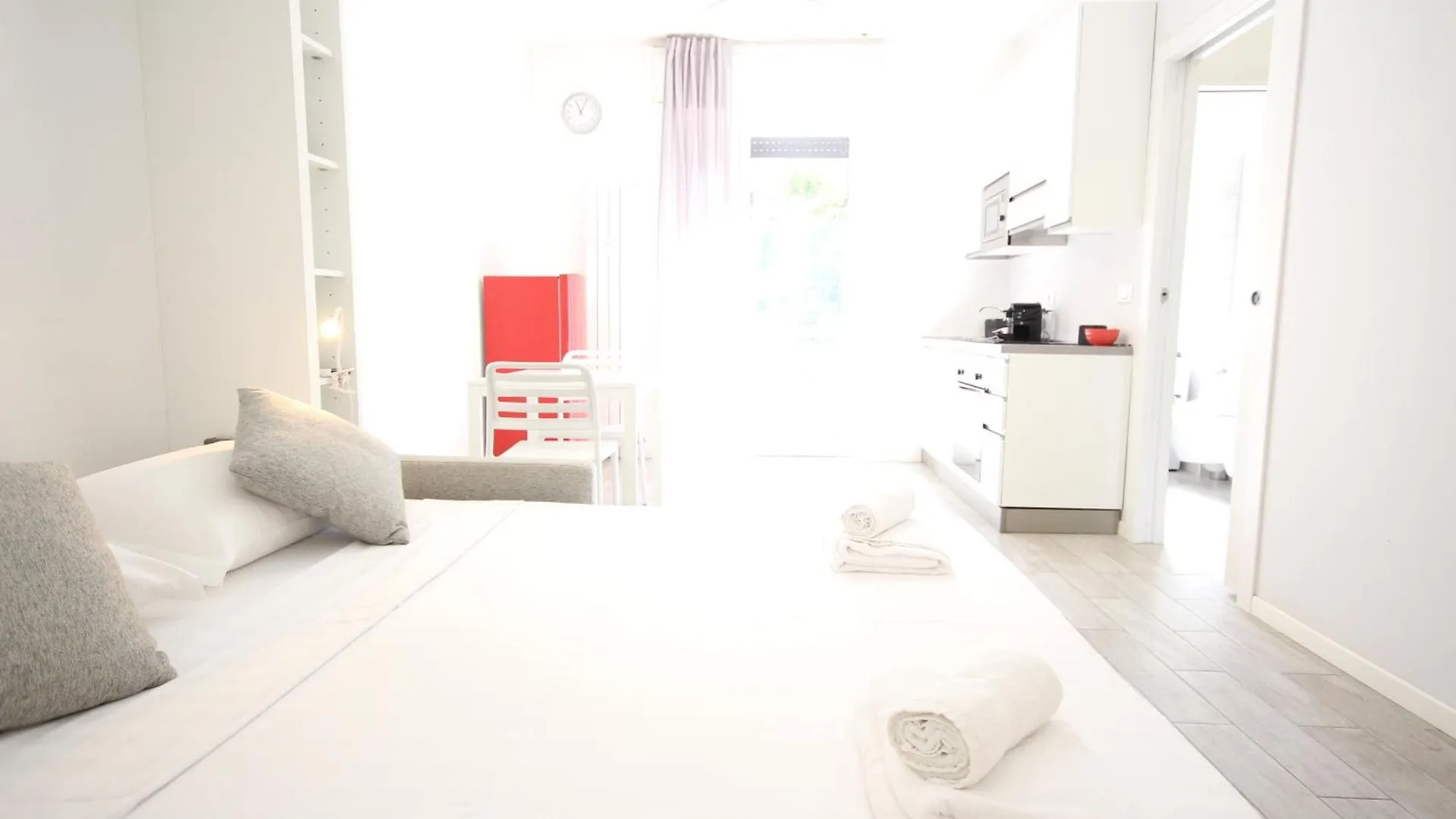Veniero Apartment A - Sx Milan