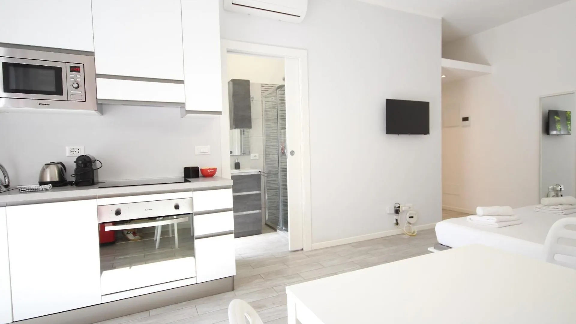 Veniero Apartment A - Sx Milan